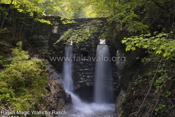 Magic Walls by Rasch